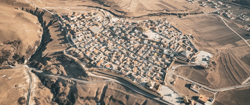 Cashing Out Structured Settlements for Holiday Expenses: What Women Need to Know